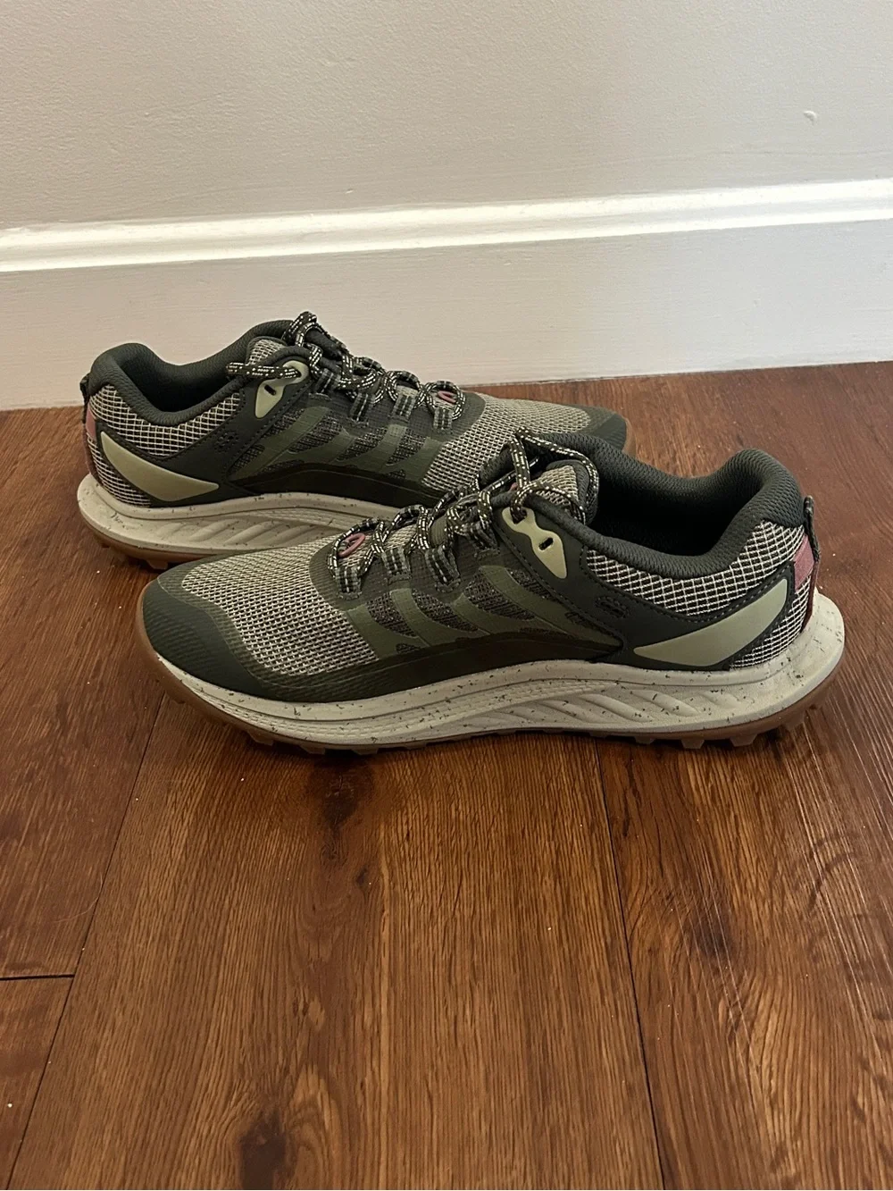 NWT Women’s Merrell Antora 3 Sneaker - Picture 5 of 8